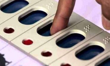 शनिवार को चुनाव आयोग बतायेगा EVM कैसे है सेफ