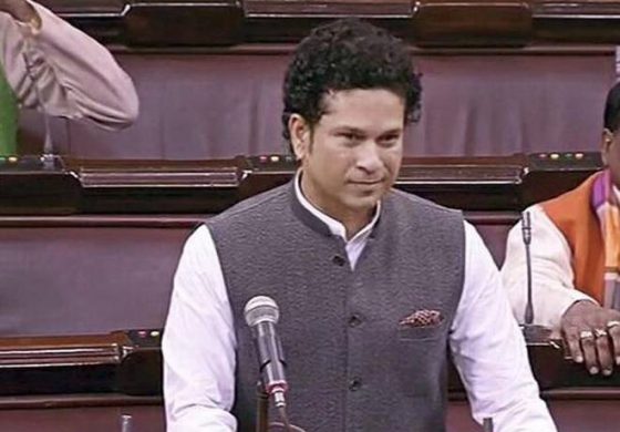 सचिन ने पूरा वेतन प्रधानमंत्री राहत कोष में किया जमा