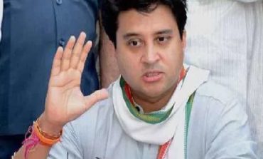 ट्विटर से हटाया सिंधिया ने कांग्रेस का नाम?