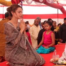 राममंदिर पर कंगना का नया दाव – फिल्म बनाएंगी *अपराजित अयोध्या* !!!!