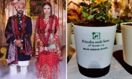शादी के निमंत्रण में कार्ड के लिए बटे गमले!