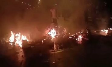 सूरत मे भूख से परेशान प्रवासी मजदूर सड़क पर उतरे, वाहनों मे की आगजनी और तोड़फोड़!..