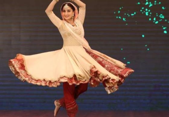 पैरों में घुंघरू बांध कर माधुरी दीक्षित, ने मचाया धमाल