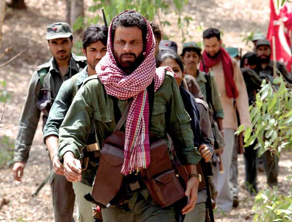 कोरोना काल में नक्सलवादी समस्याओं को भूलता प्रशासन,जाने कौन हैं नक्सलवादी….