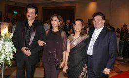 Anil kapoor is Remembering late Rishi kaooor.