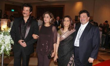 Anil kapoor is Remembering late Rishi kaooor.